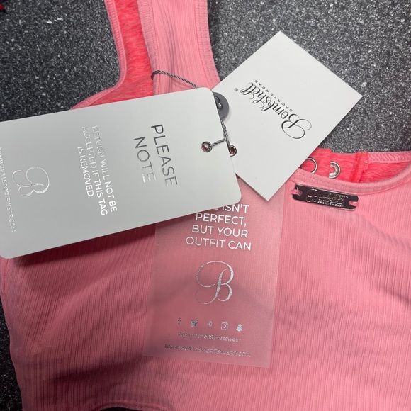 ❌Sold❌ NWT Bombshell Sportswear Henley sports bra - Picture 4 of 6